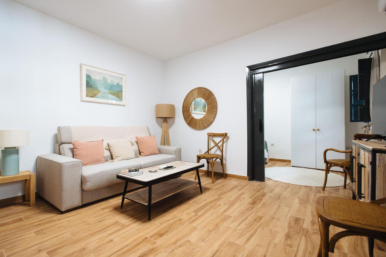 Aitana'S Retreat With Charming Garden Apartment Seville Exterior photo